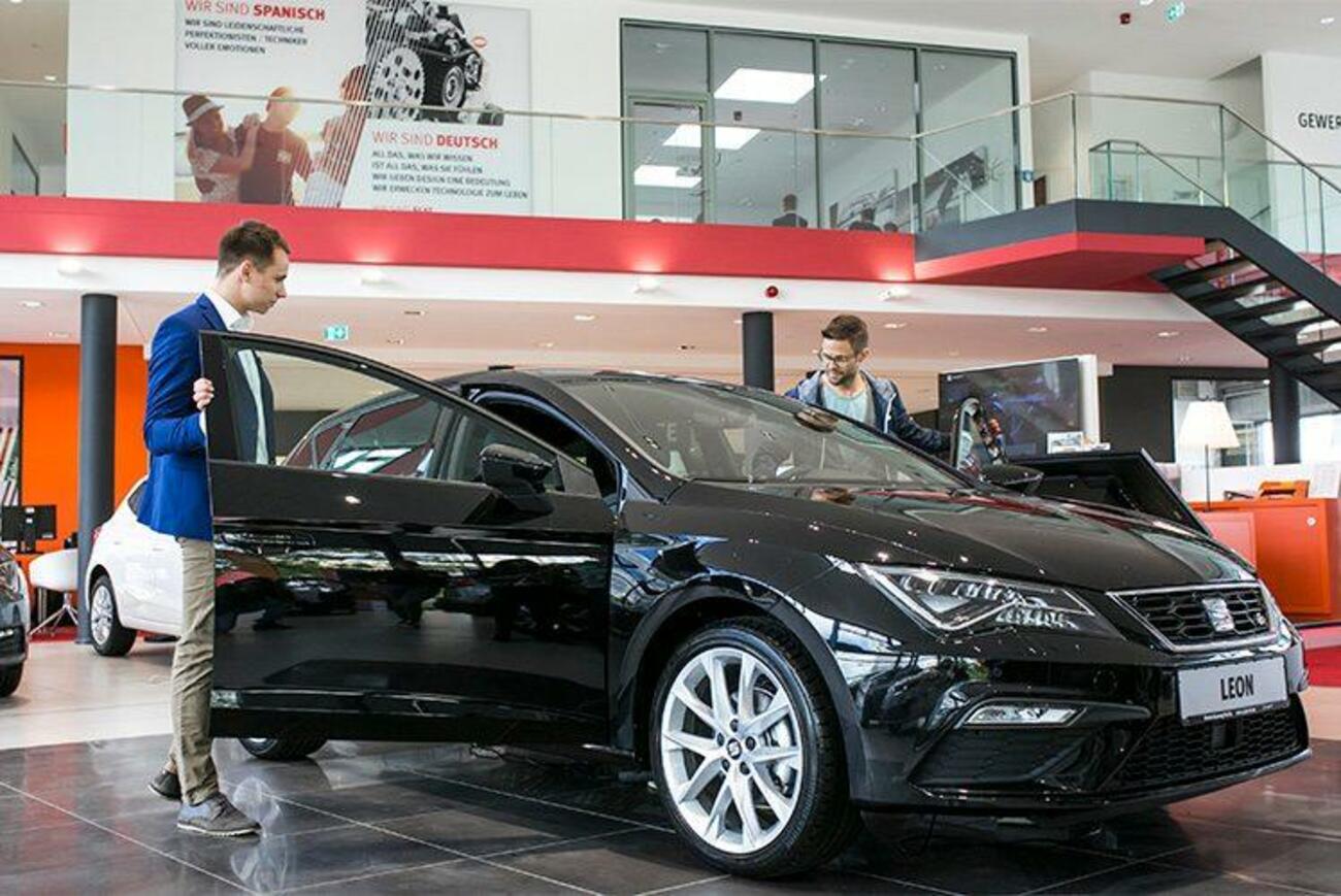Venta de un coche en un concesionario de Seat Venta de un coche en un concesionario de Seat