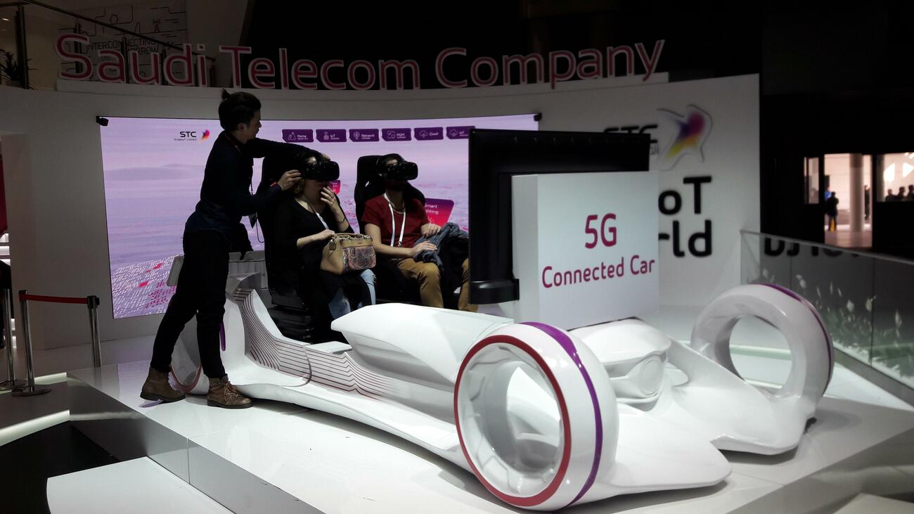 Prueba de coche conectado en el Mobile World Congress (MWC) de Barcelona