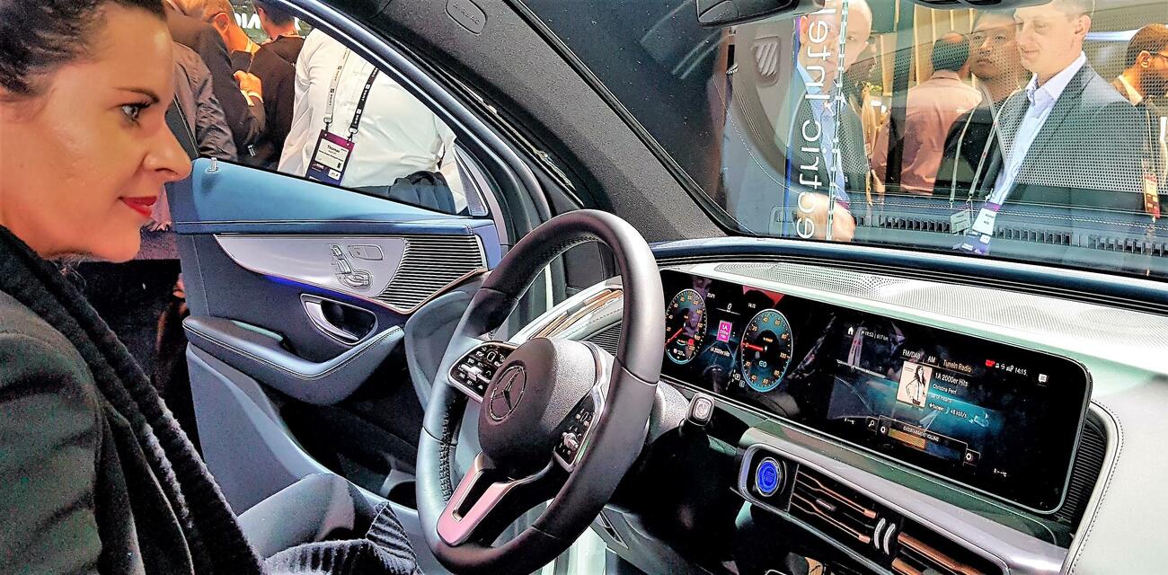 Interior del nuevo Mercedes EQC eléctrico en el MWC