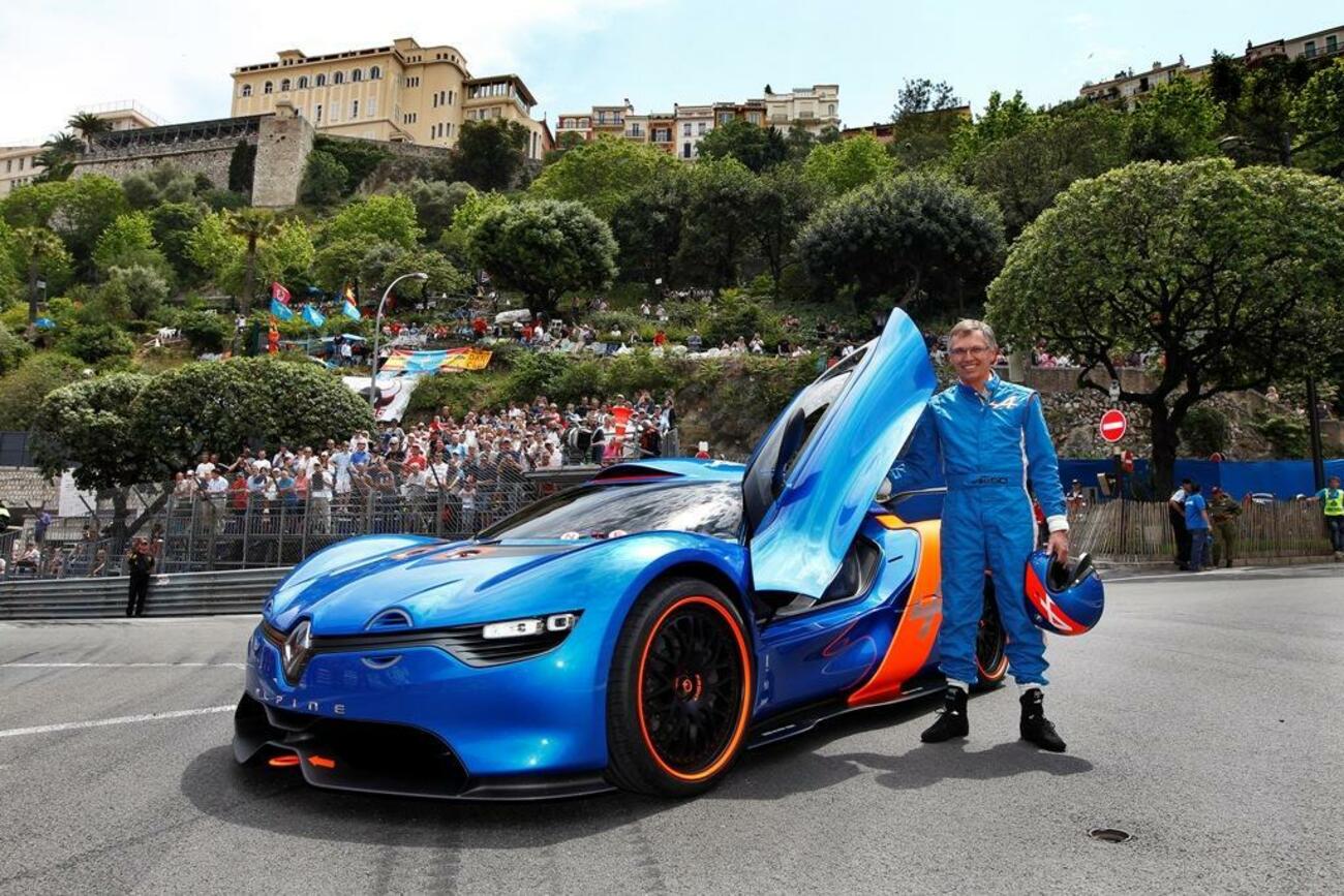Carlos Tavaes con un Renault Alpine / RENAULT