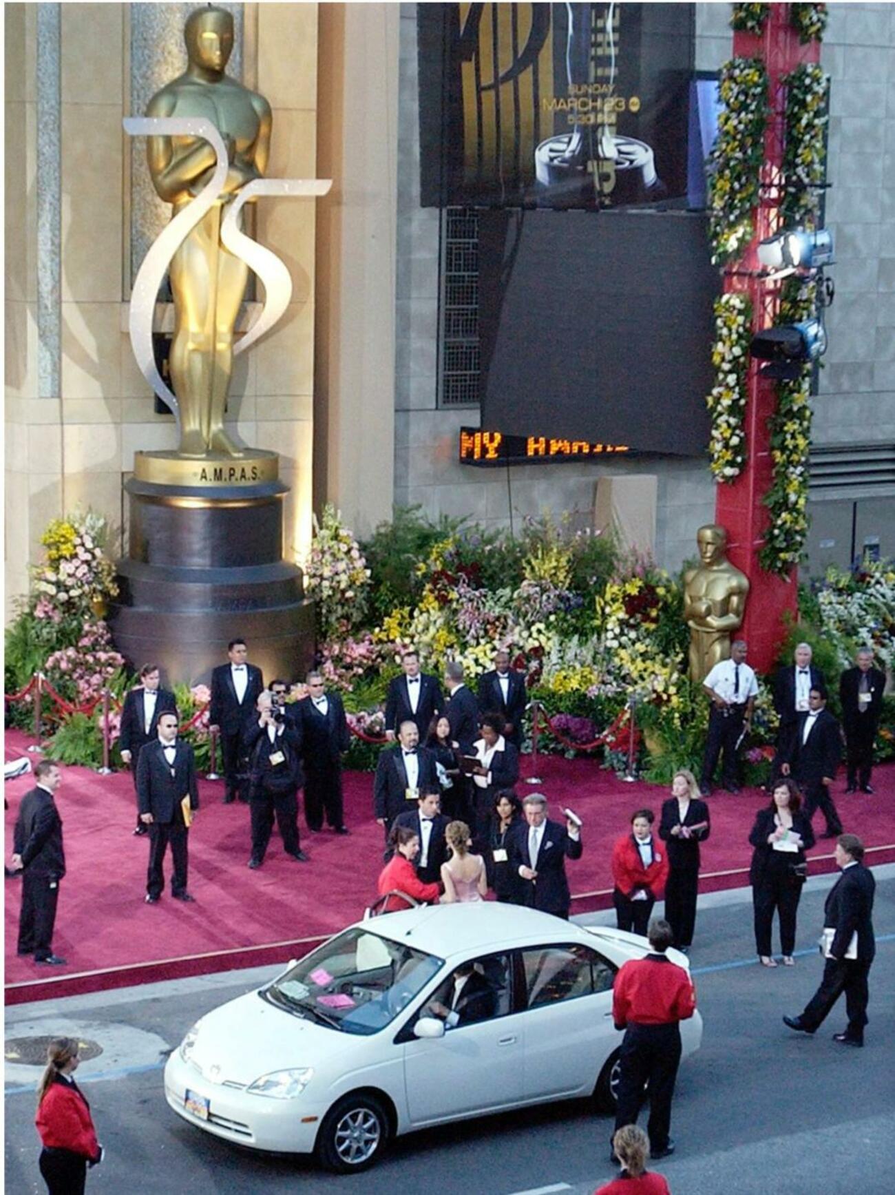 Algunos actores acudieron a la ceremonia de los Óscar al volante de un Toyota Prius Algunos actores acudieron a la ceremonia de los Óscar al volante de un Toyota Prius