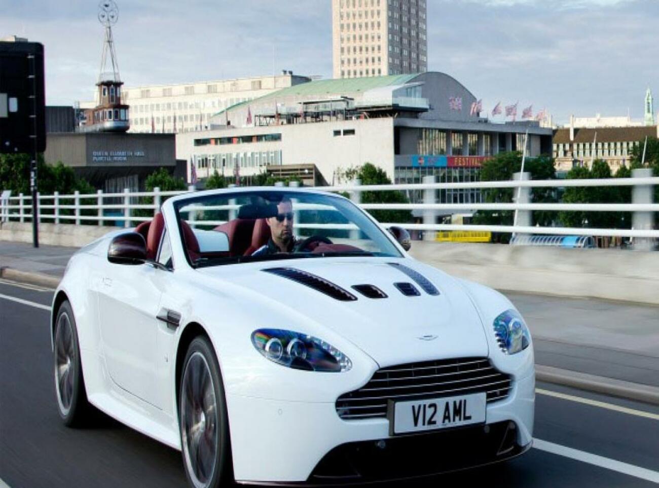Aston Martin Vantage V12 Cabrio