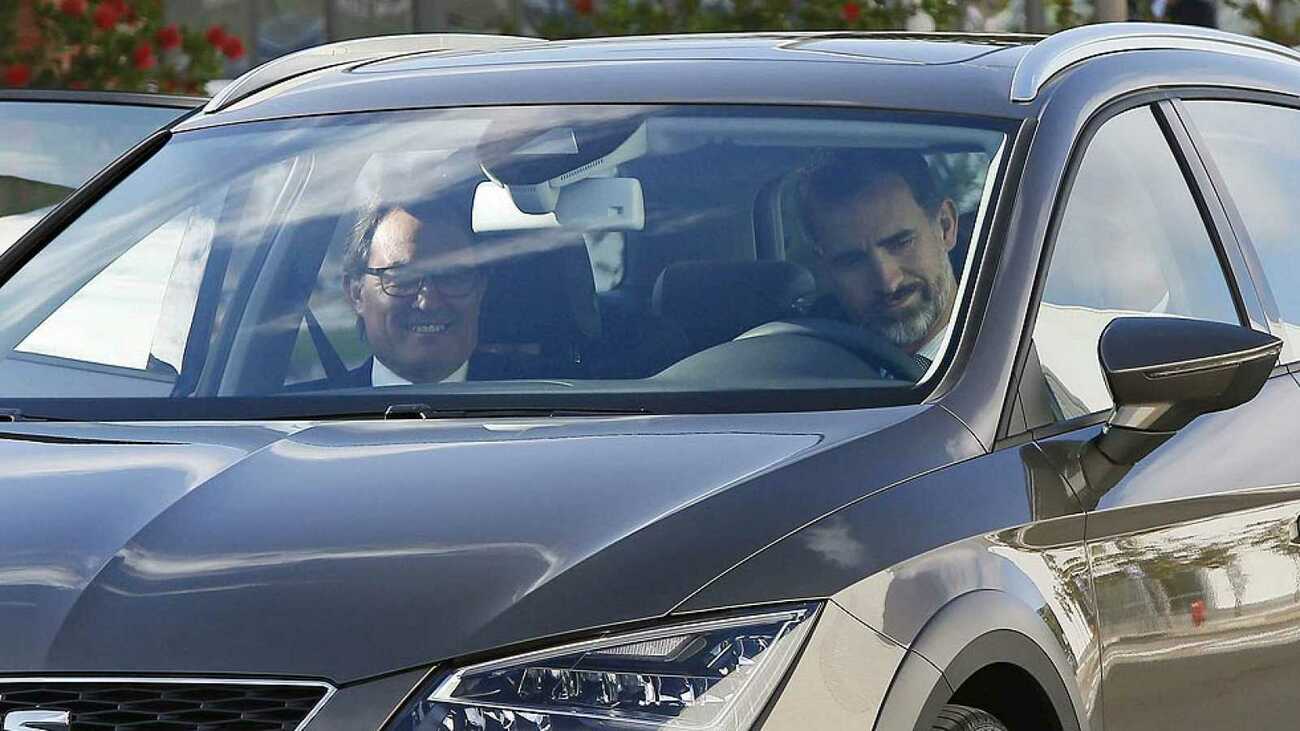 Artur Mas y el rey Felipe VI en un Seat Ibiza en un acto institucional / SEAT Artur Mas y el rey Felipe VI en un Seat Ibiza en un acto institucional / SEAT