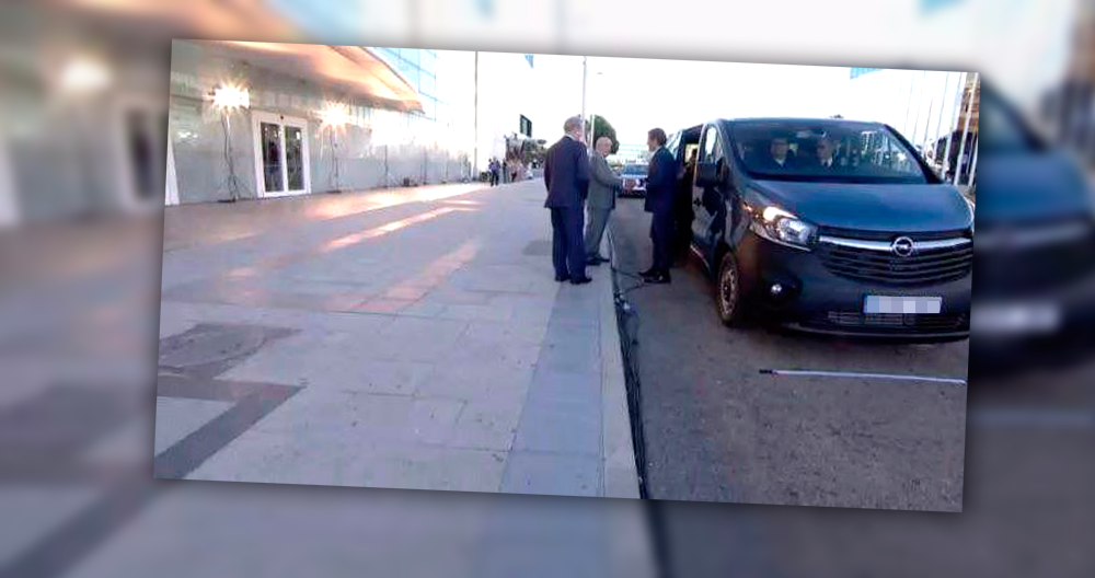 Albert Rivera llegó y se fue con una furgoneta