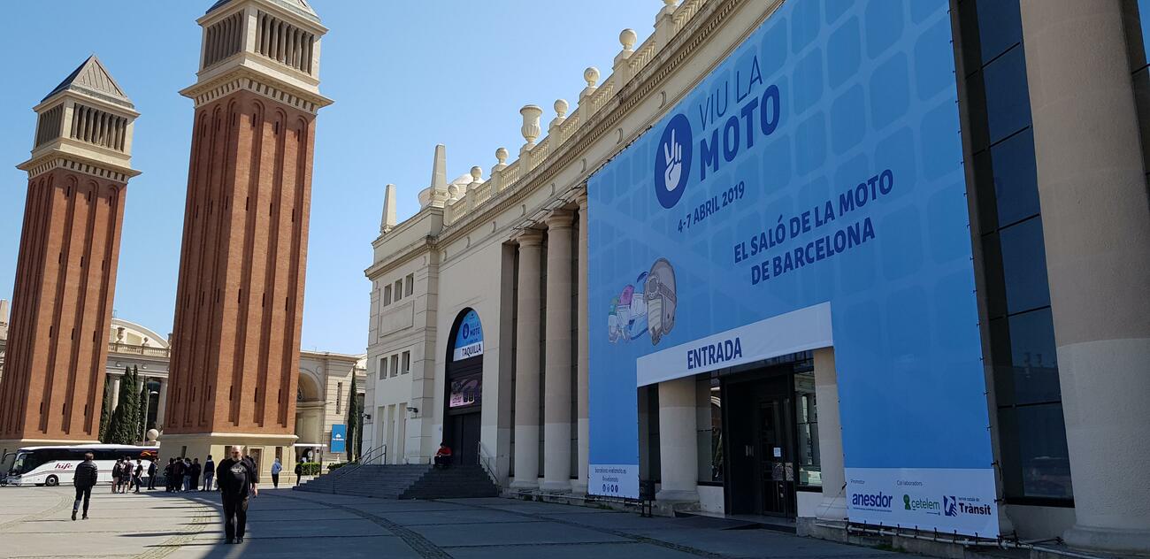 Acceso al Salón Vive la Moto en Fira de Barcelona Montjuïc Acceso al Salón Vive la Moto en Fira de Barcelona Montjuïc