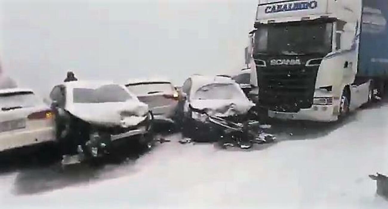 Accidente con una colisión múltiple en la autovía A1 en Madrid