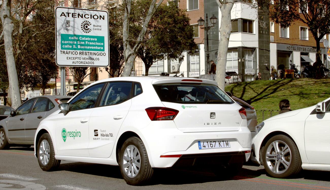 Uno de los nuevos vehículos de gas natural de Respiro, de Seat, en Madrid