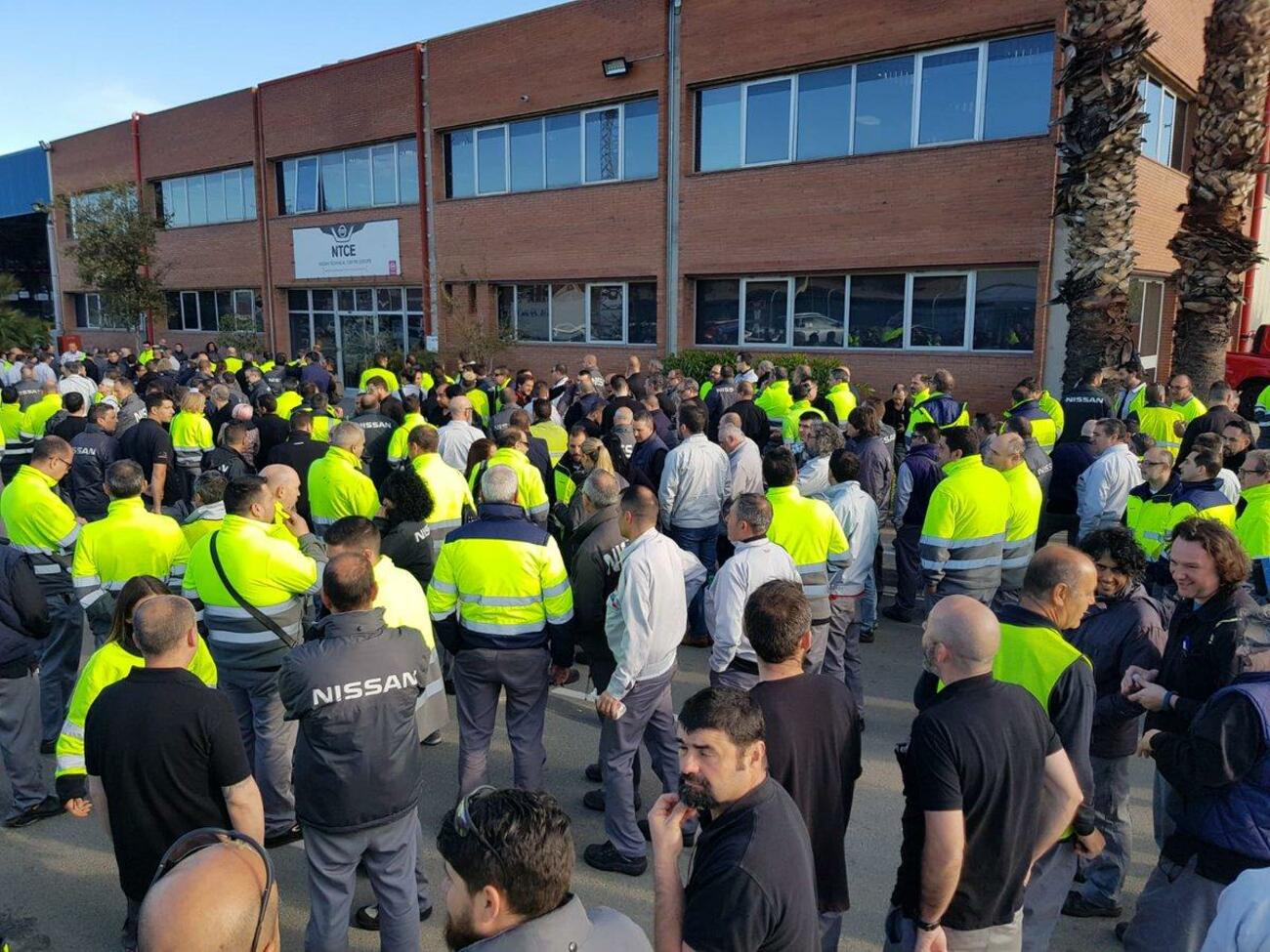 Concentración de trabajadores de Nissan Barcelona durante la negociación del ERE Concentración de trabajadores de Nissan Barcelona durante la negociación del ERE