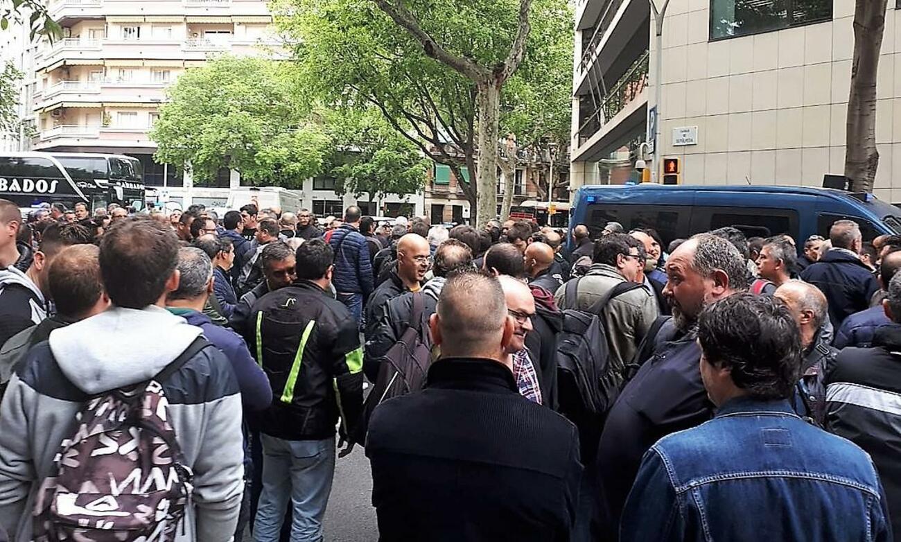 Protesta de trabajadores de Nissan contra el ERE en Treball Protesta de trabajadores de Nissan contra el ERE en Treball
