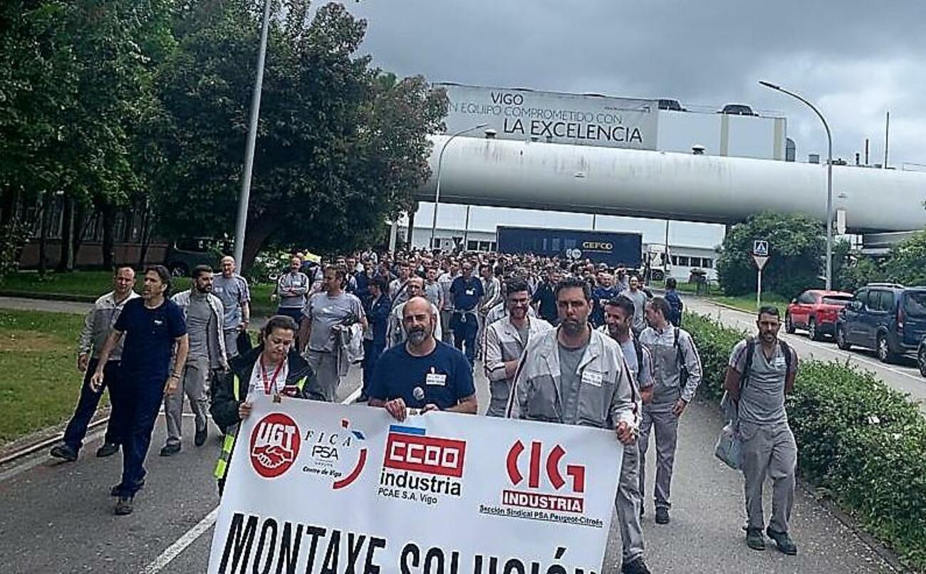Protesta de trabajadores en huelga en PSA Vigo Protesta de trabajadores en huelga en PSA Vigo