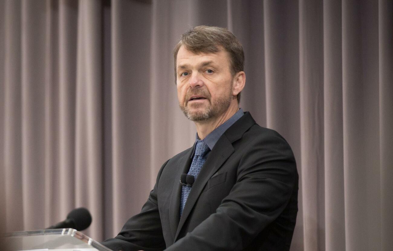 Mike Manley, consejero delegado de FCA, prevé un "seísmo" en la industria