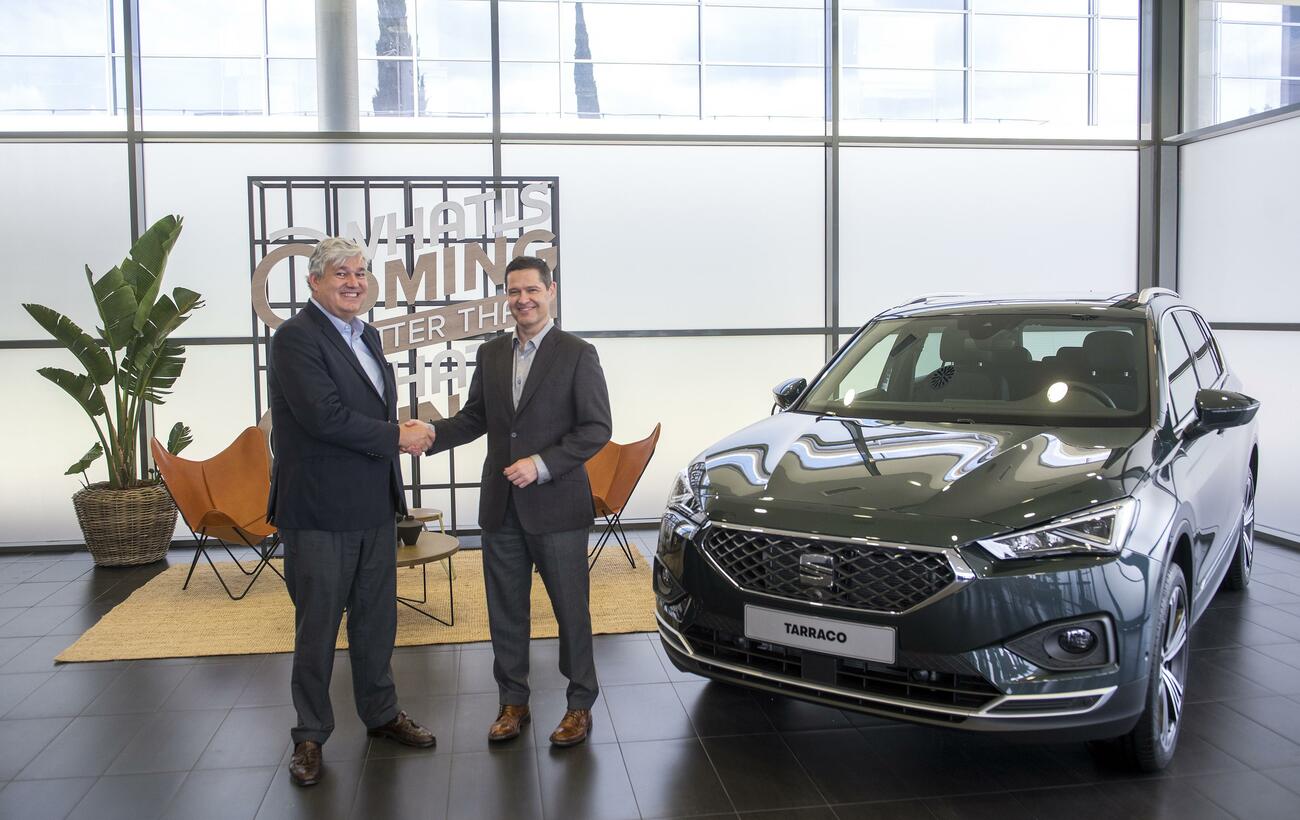 Firma del acuerdo entre Seat y Esade