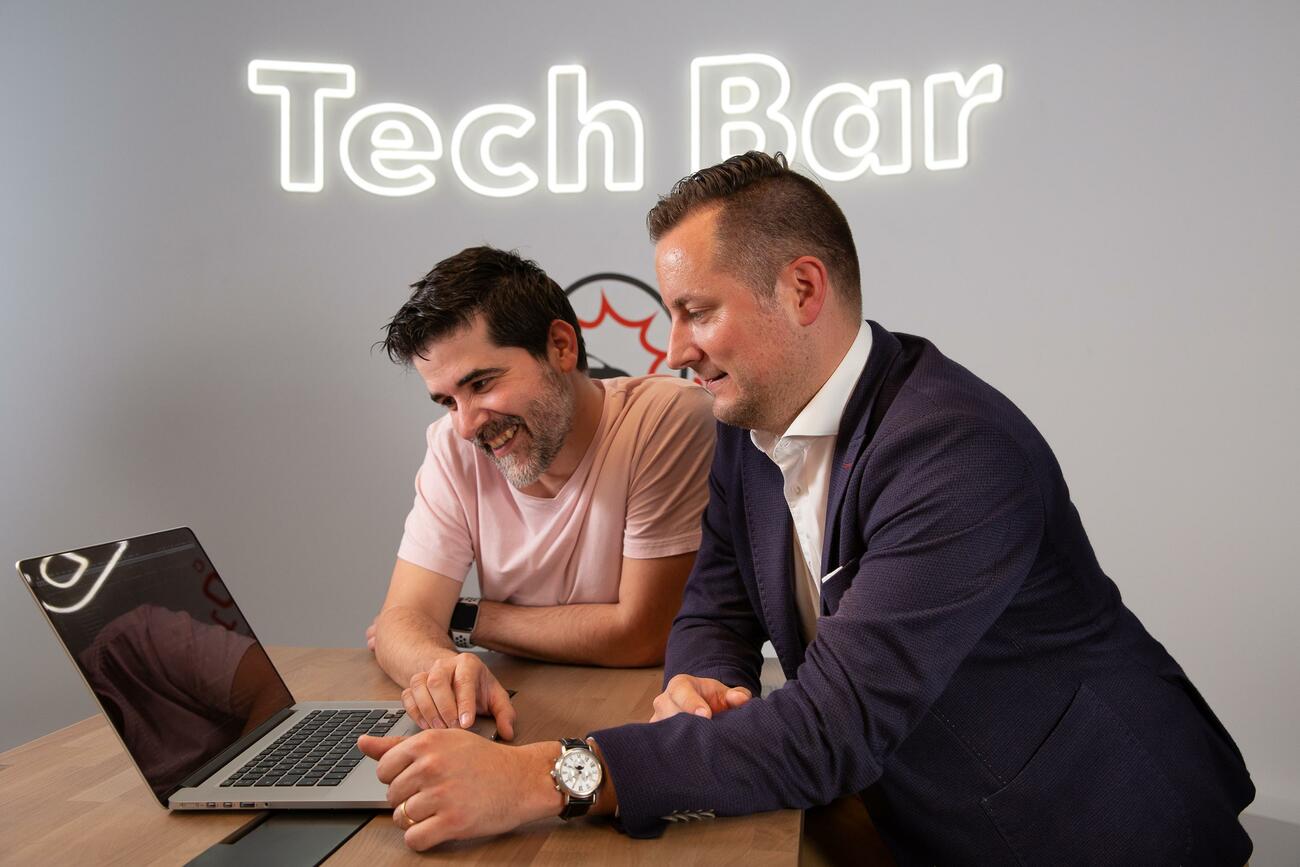 SEAT from hardware to software 02 HQ