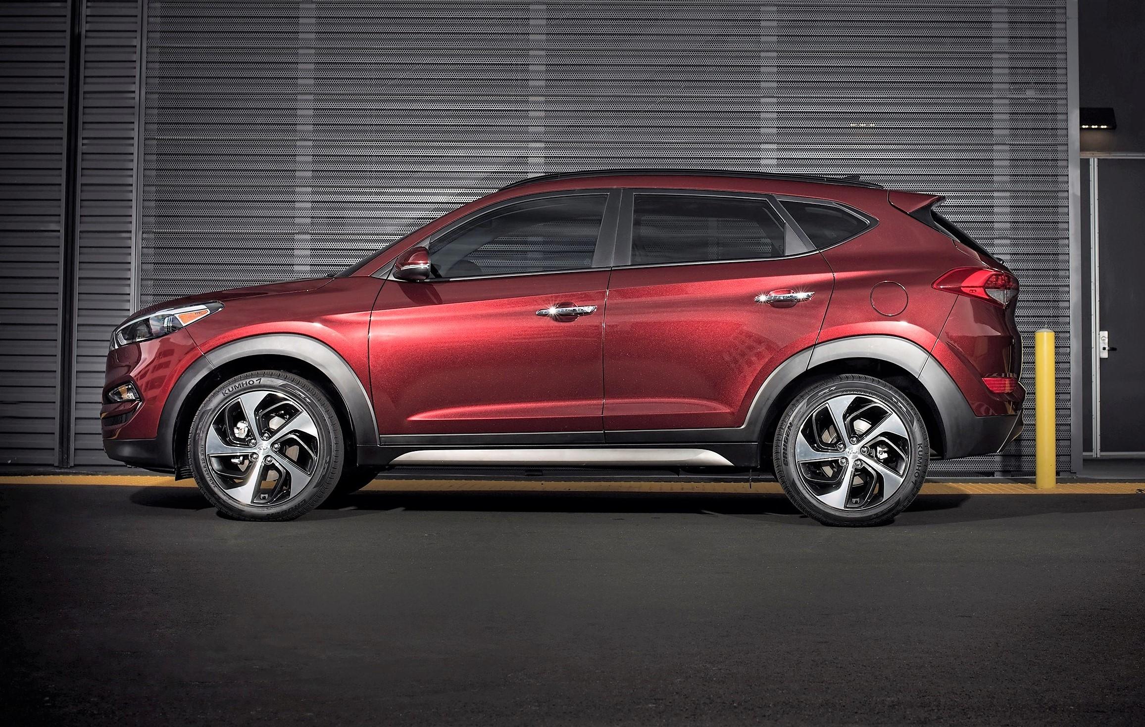 Модели hyundai tucson. Хендай Туксон 2016 красная. Hyundai Tucson us 2016. Ниссан Туссан 2016. Хёндай Туссан 2021 красный.