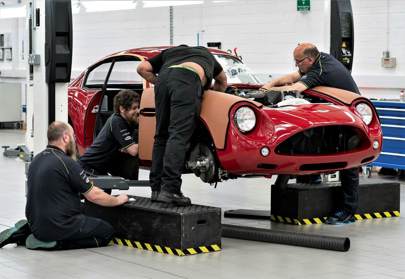 Aston Martin DB4 GT Zagato Continuation / ASTON MARTIN