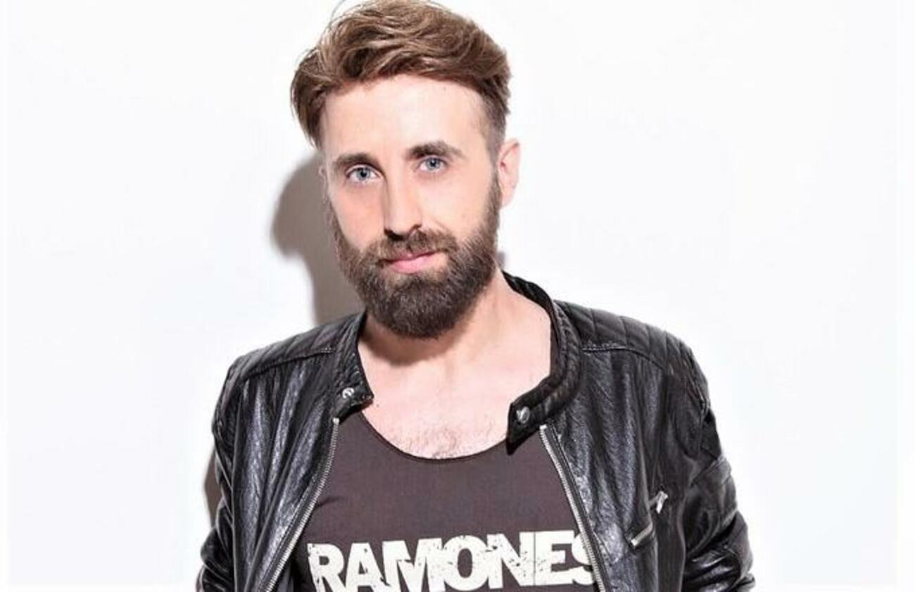 Julián Santos, trabajador de chapistería de Seat y cantante en el grupo Versus / JS