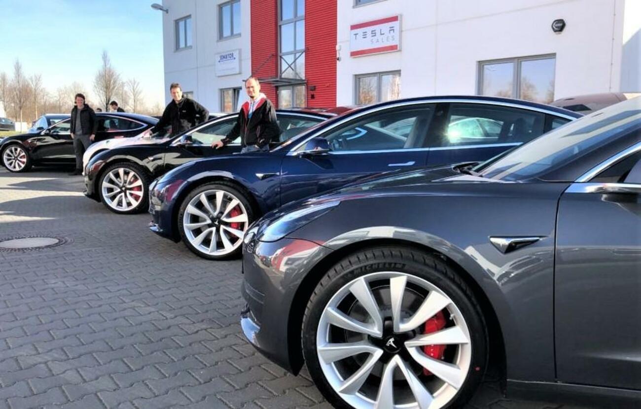 Coches de Tesla de la empresa de alquiler Nextmove / NEXTMOVE