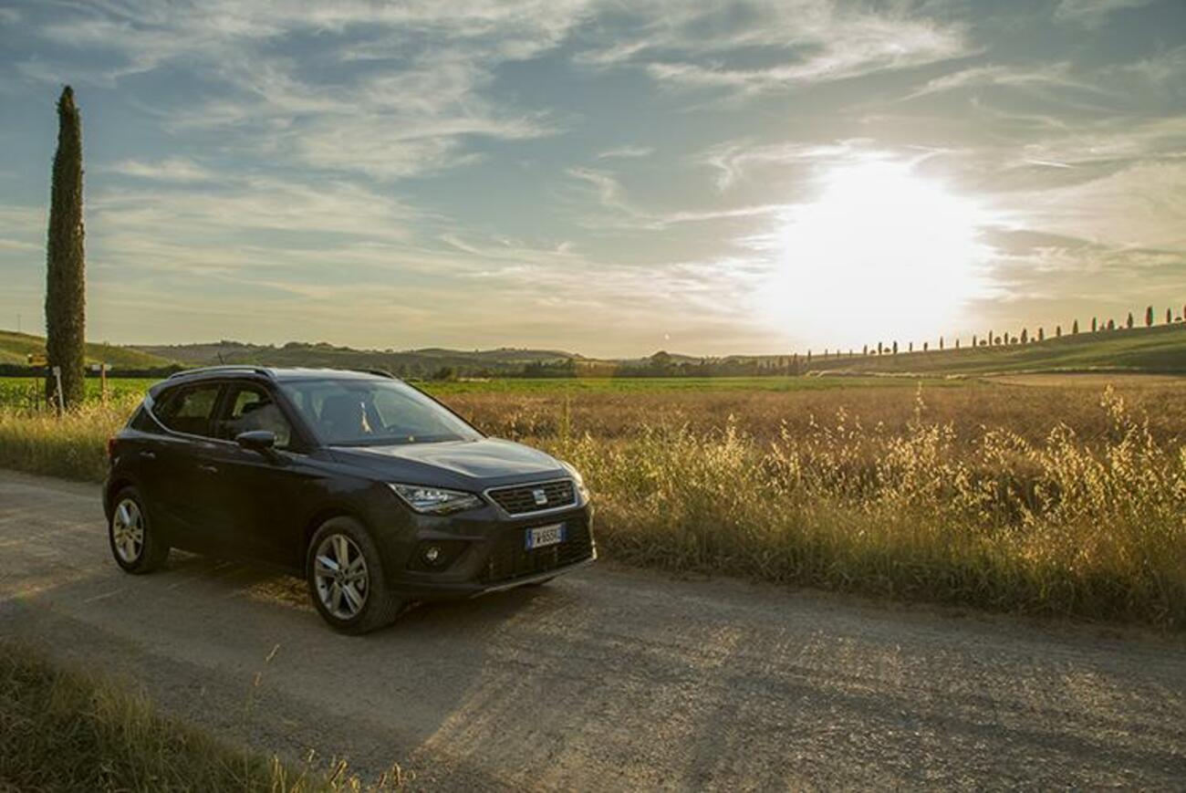 Un Seat Arona TGI de gas natural en un recorrido por Toscana por 15 euros / SEAT