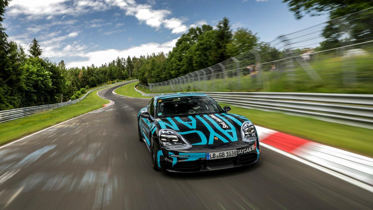 Porsche Taycan eléctrico en el circuito de Nurburgring / PORSCHE
