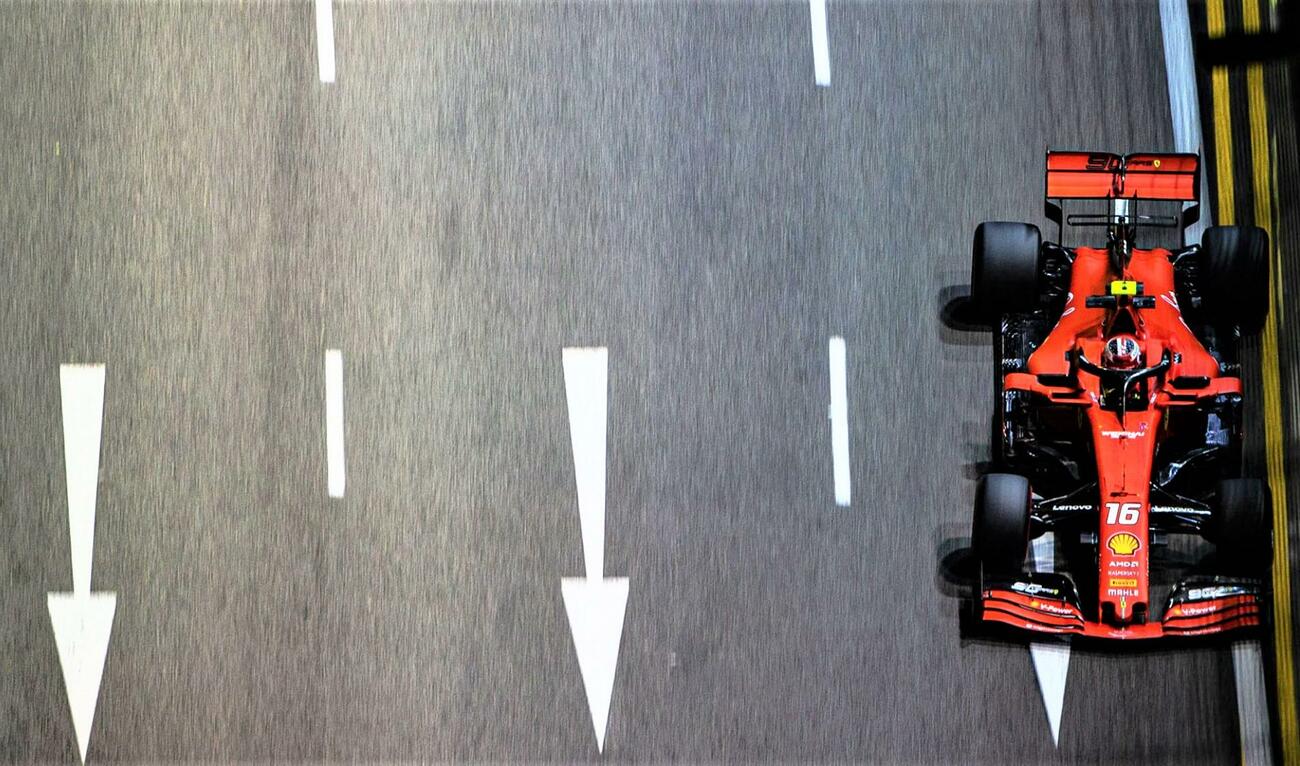 Coche de Leclerc (Ferrari) en el Gran Premio de F1 de Singapur / FORMULA ONE Coche de Leclerc (Ferrari) en el Gran Premio de F1 de Singapur / FORMULA ONE