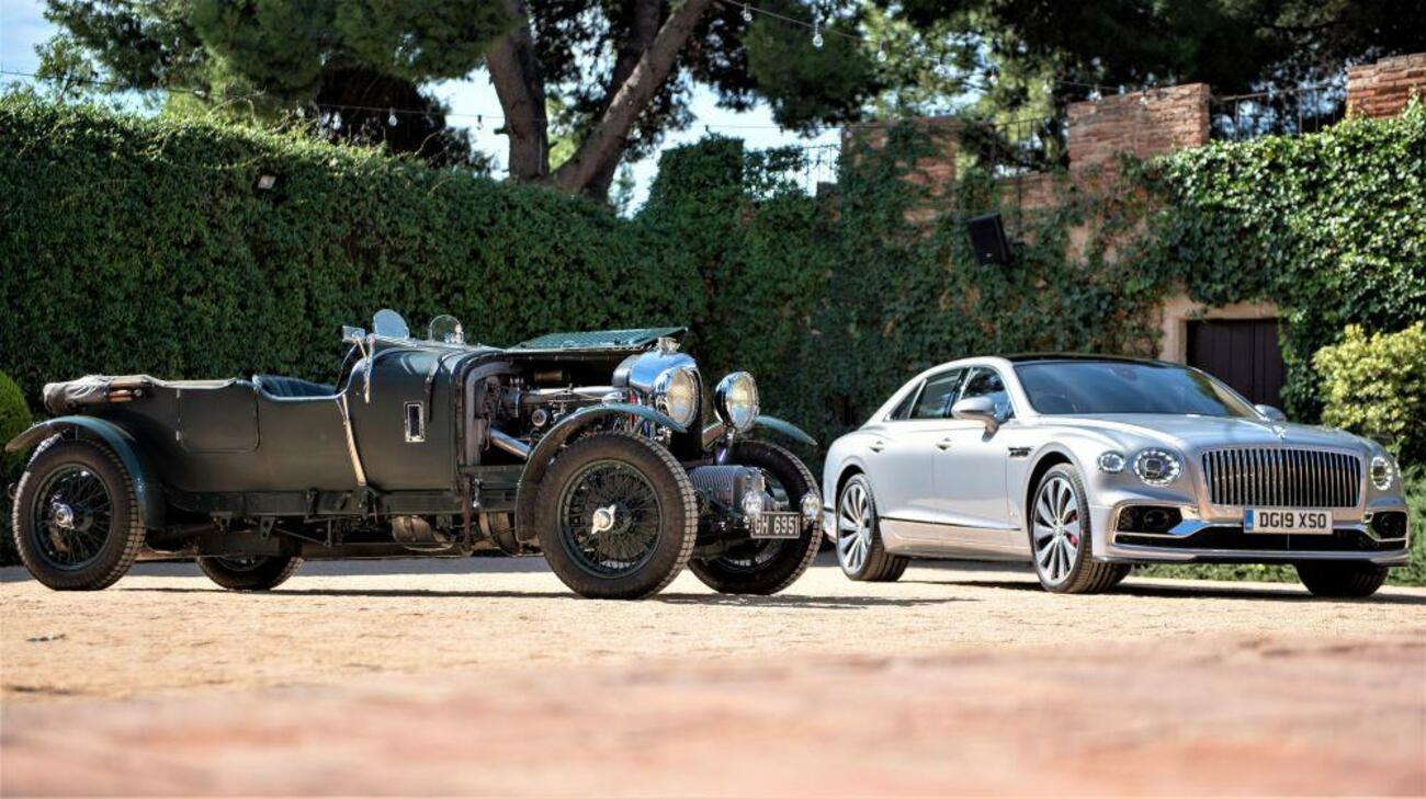 Bentley Blower de 1929 y Bentley Flying Spur en un acto del grupo Quadis Bentley Blower de 1929 y Bentley Flying Spur en un acto del grupo Quadis