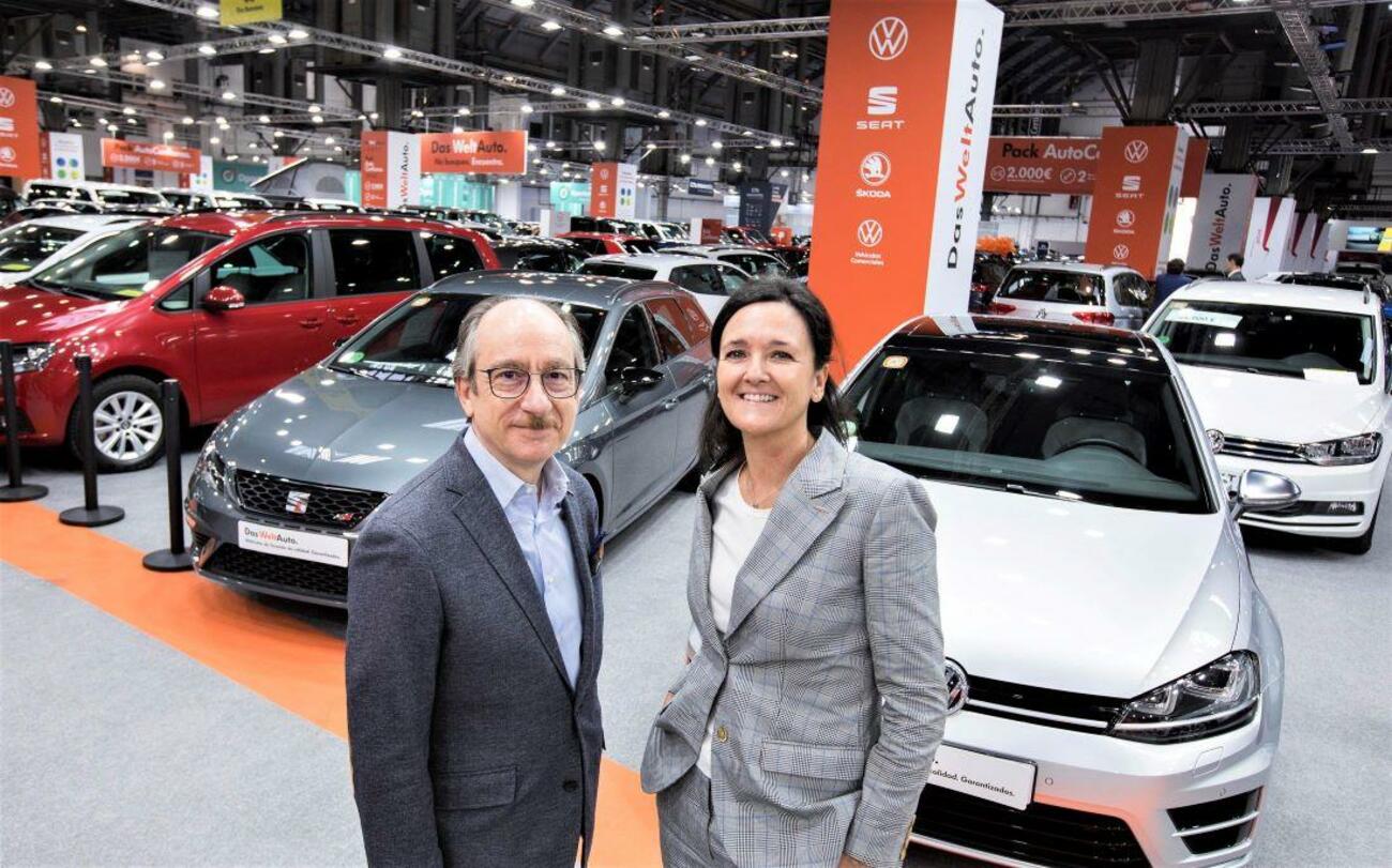 Antonio García y Arantxa Esteban, responsable de Das Welt Auto en Volkswagen y Seat / VW