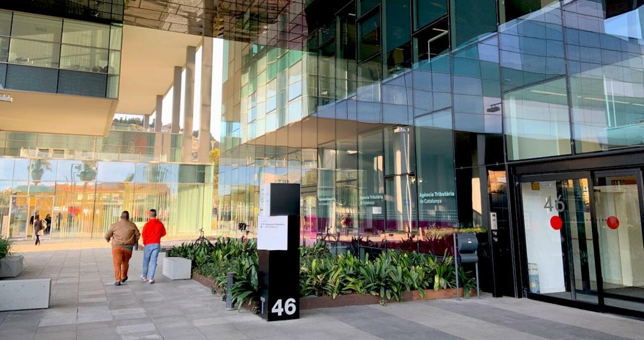 Entrada a la sede central de la Agencia Tributaria de la Generalitat de Cataluña, situada en la Zona Franca de Barcelona / CG