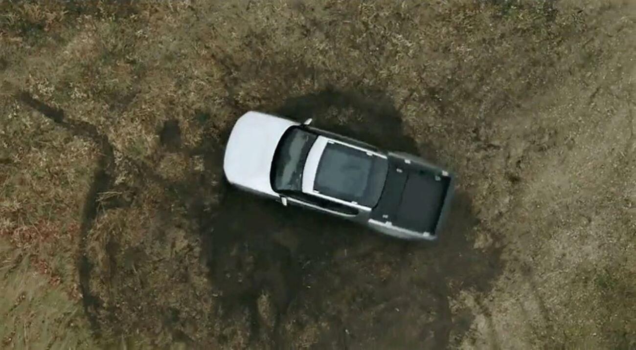 Pick up eléctrica Rivian con la función de giro Tank Turn Pick up eléctrica Rivian con la función de giro Tank Turn