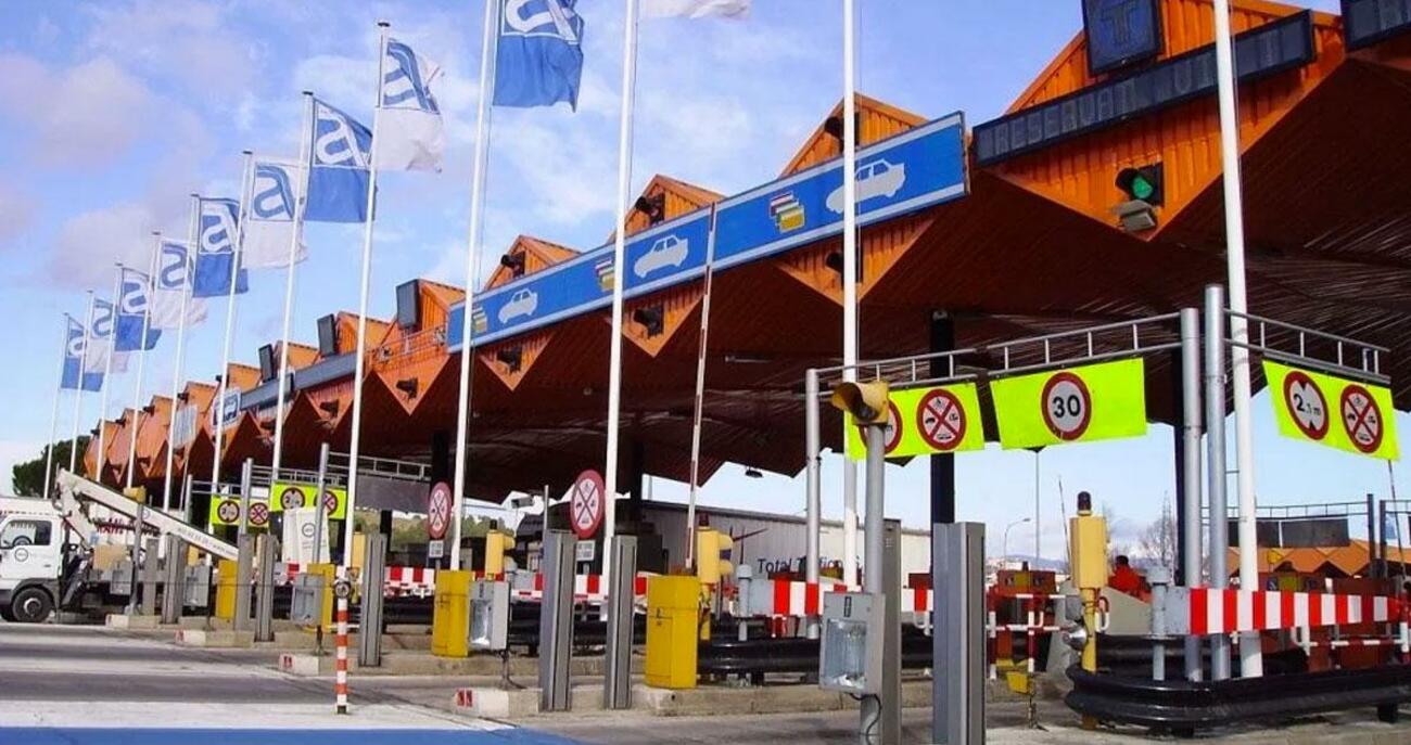 Zona de peaje de la AP-7 / WIKIPEDIA