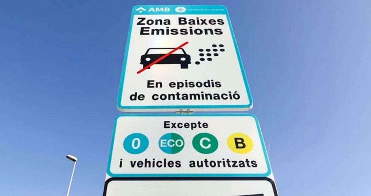 Señal de la Zona de Bajas Emisiones de Barcelona / AMB