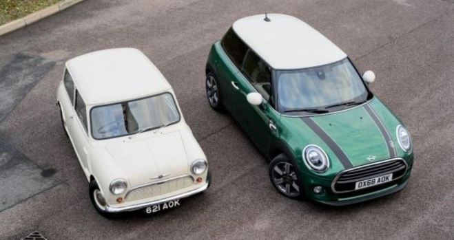 El primer Mini junto a la edición con motivo de los 60 años