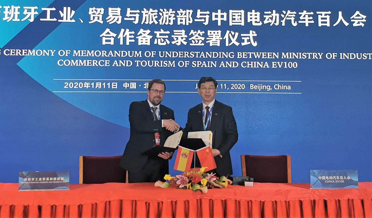 Raül Blanco, en la firma del memorándum con EV100 en Pekín