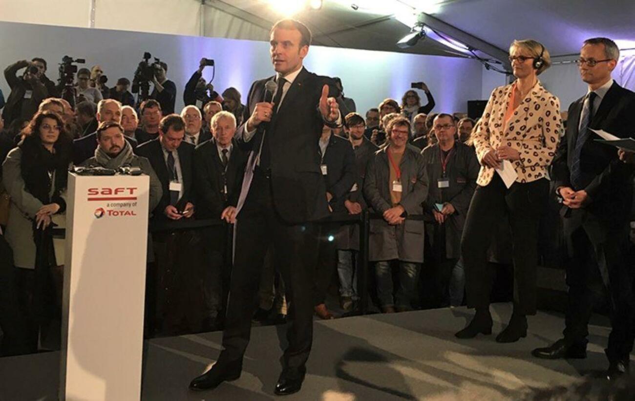 Macron en la presentación del proyecto de planta de baterías de Total y PSA / SAFT