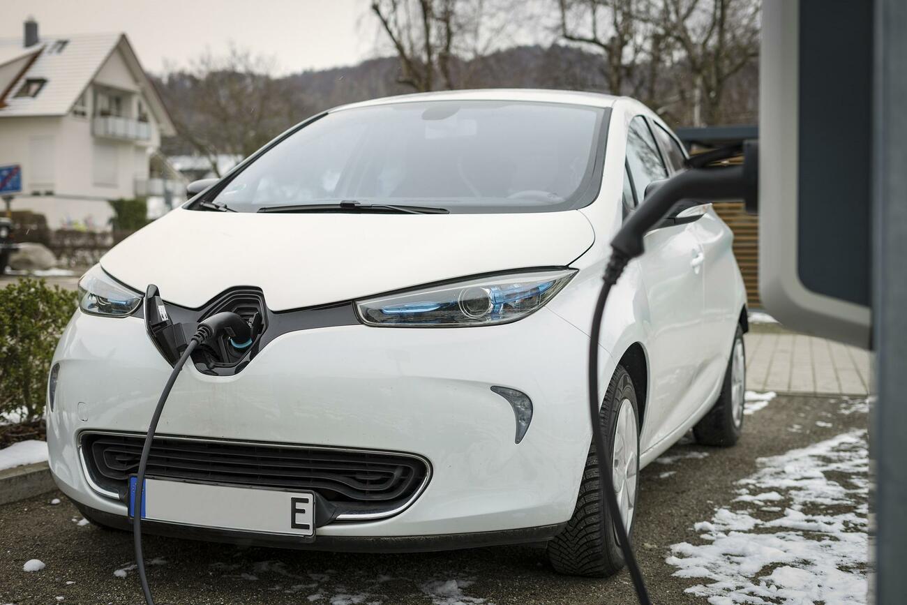 Un coche eléctrico durante su recarga / CG Un coche eléctrico durante su recarga / CG