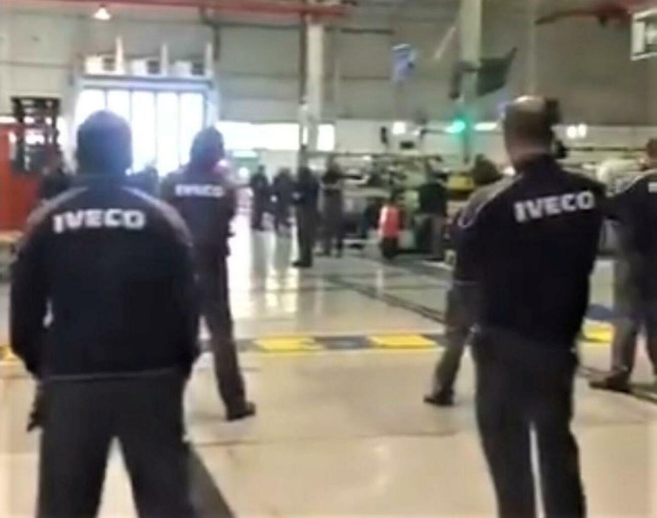 Empleados de Iveco paran la fábrica de Iveco de Valladolid al inicio de la pandemia