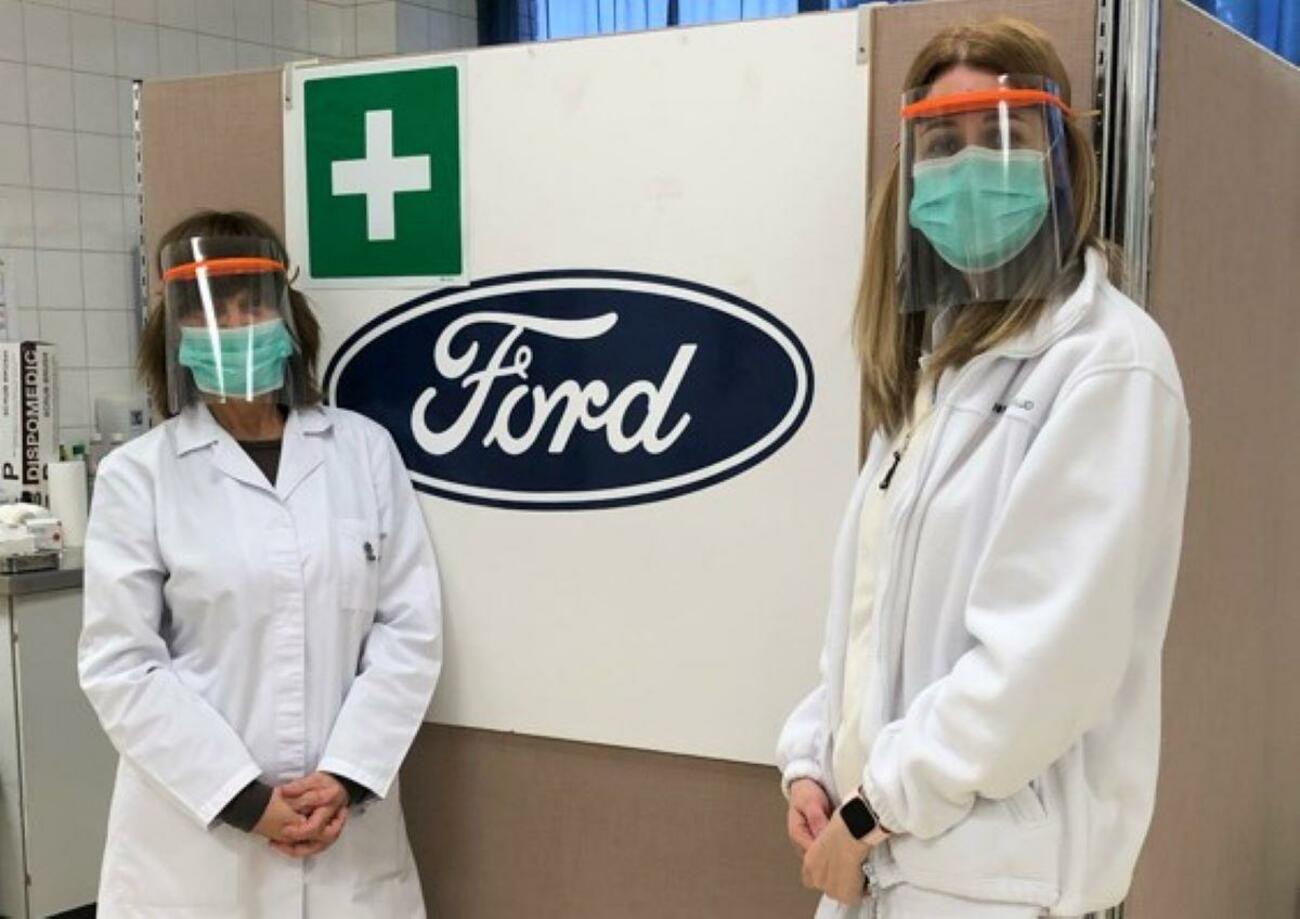 Producción de protectores faciales en Ford