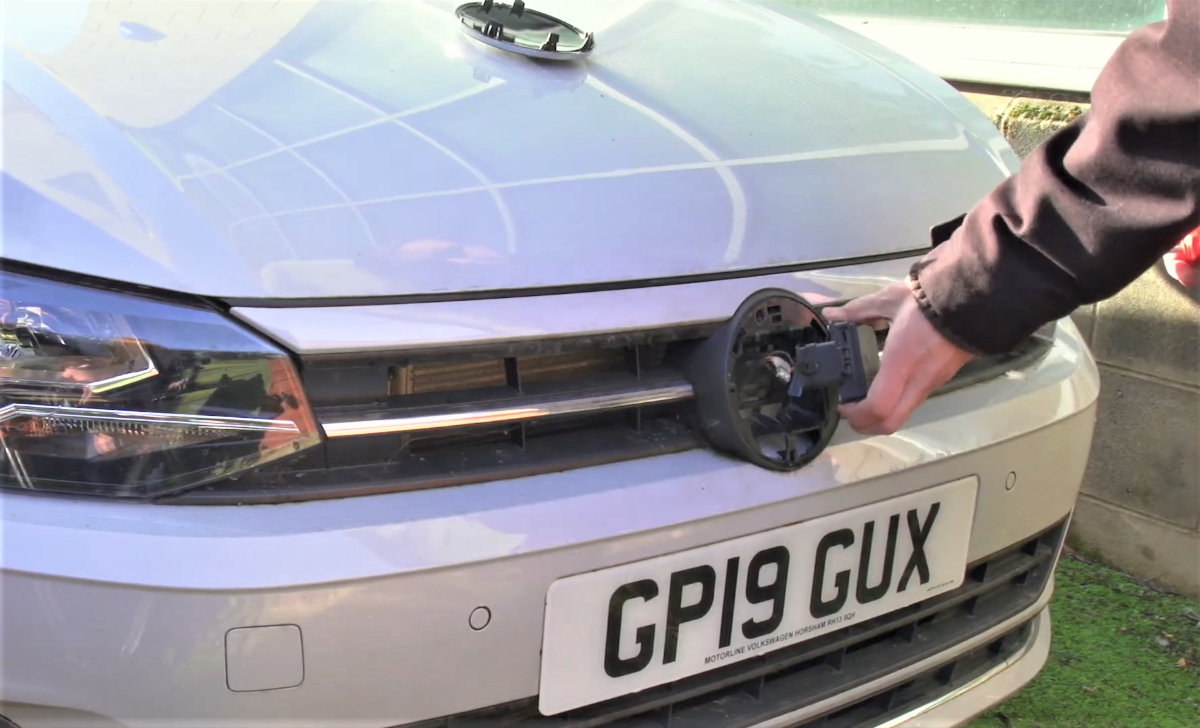 Prueba de la OCU de coches conectados vulnerables / VIDEO OCU Prueba de la OCU de coches conectados vulnerables / VIDEO OCU