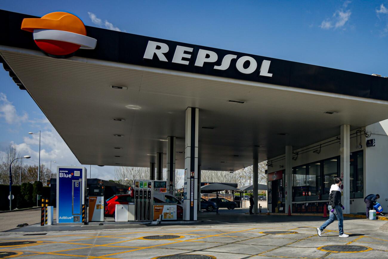 Imagen de una estación de Repsol, empresa dedicada al petróleo / EP Imagen de una estación de Repsol, empresa dedicada al petróleo / EP