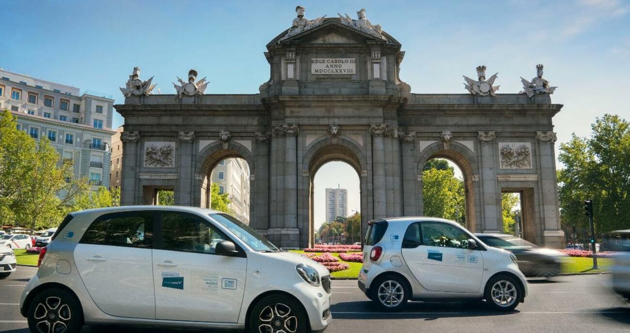 Coches de la compañía ShareNow en Madrid
