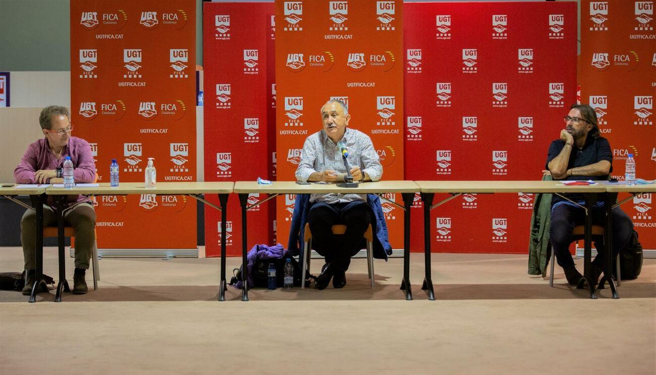 Pedro Hojas, Pepe Álvarez y Camil Ros se reúnen con delegados de UGT en Nissan / DAVID ZORRAKINO / EP Pedro Hojas, Pepe Álvarez y Camil Ros se reúnen con delegados de UGT en Nissan / DAVID ZORRAKINO / EP