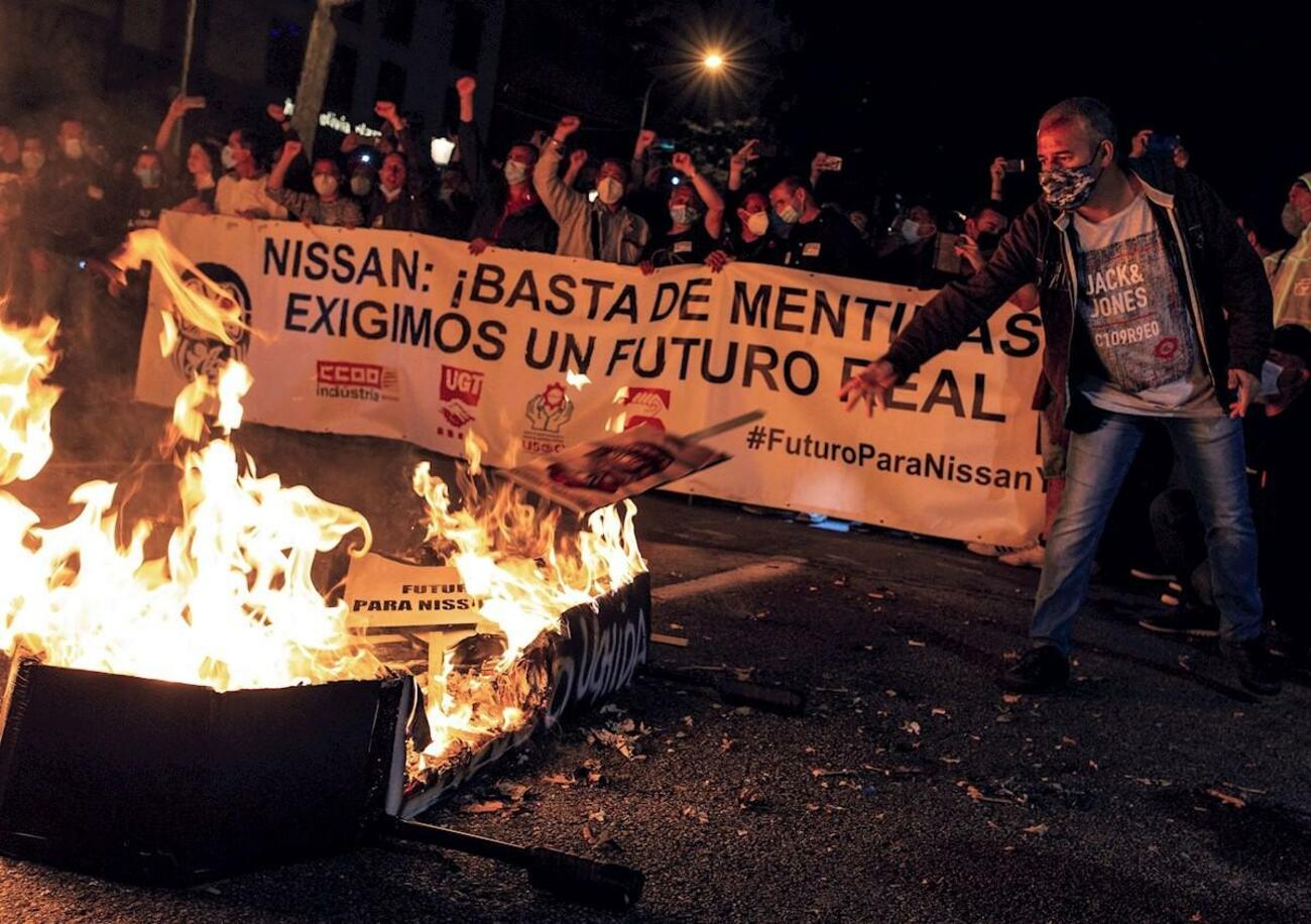 Marcha nocturna contra el cierre de Nissan Marcha nocturna contra el cierre de Nissan