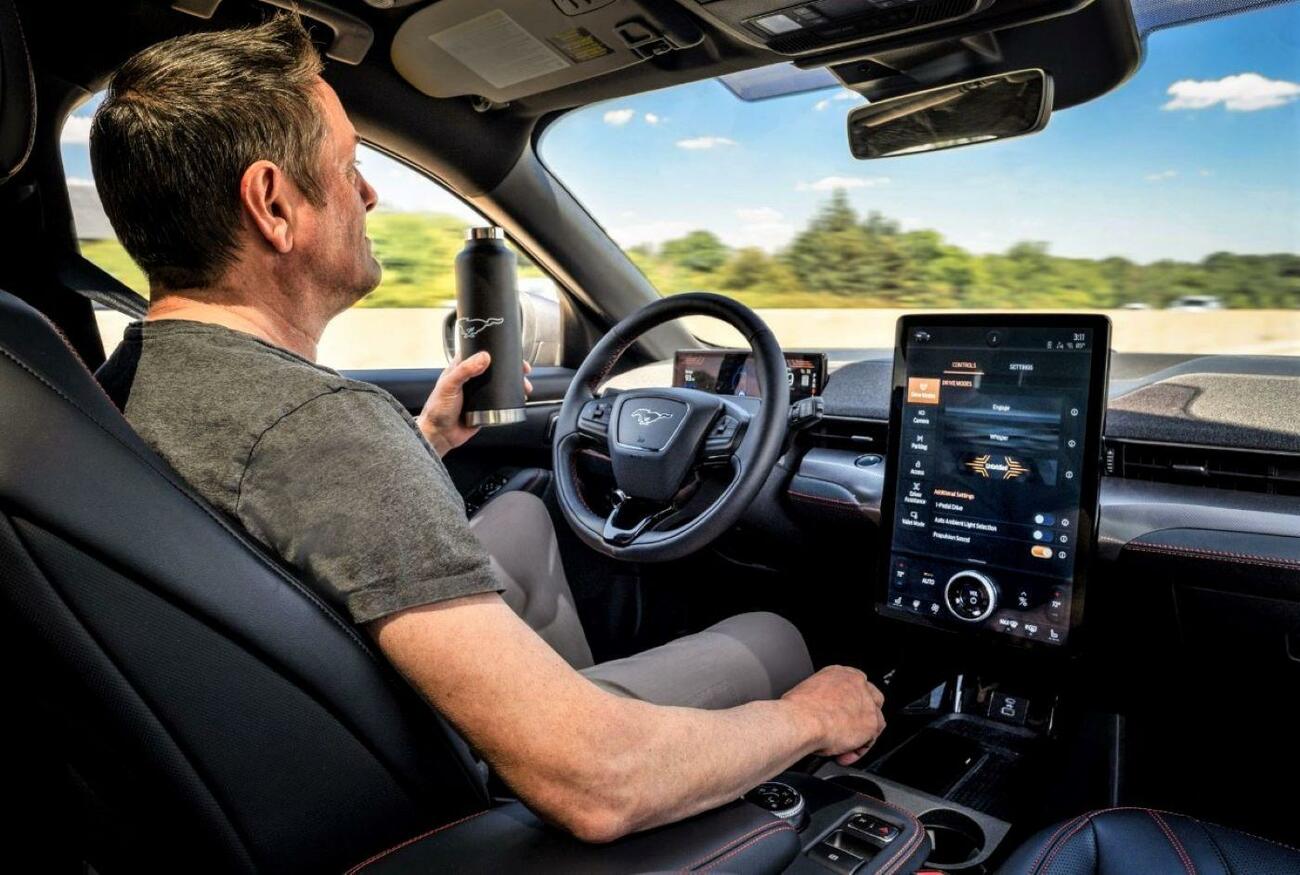 Nuevo sistema de conducción autónoma Co Pilot360 en el Ford Mustang Mach E / FORD