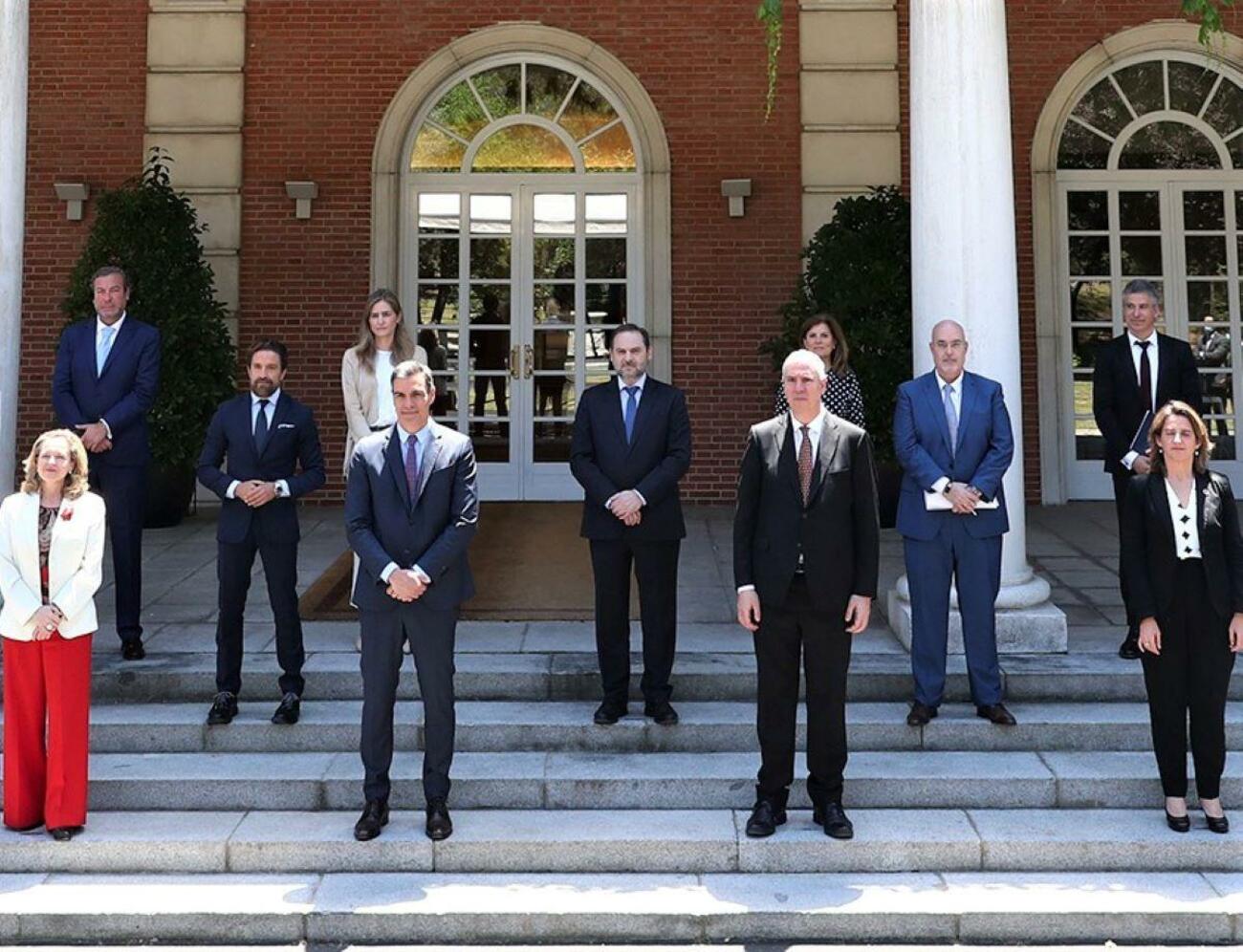 El Gobierno con el sector del automóvil en La Moncloa